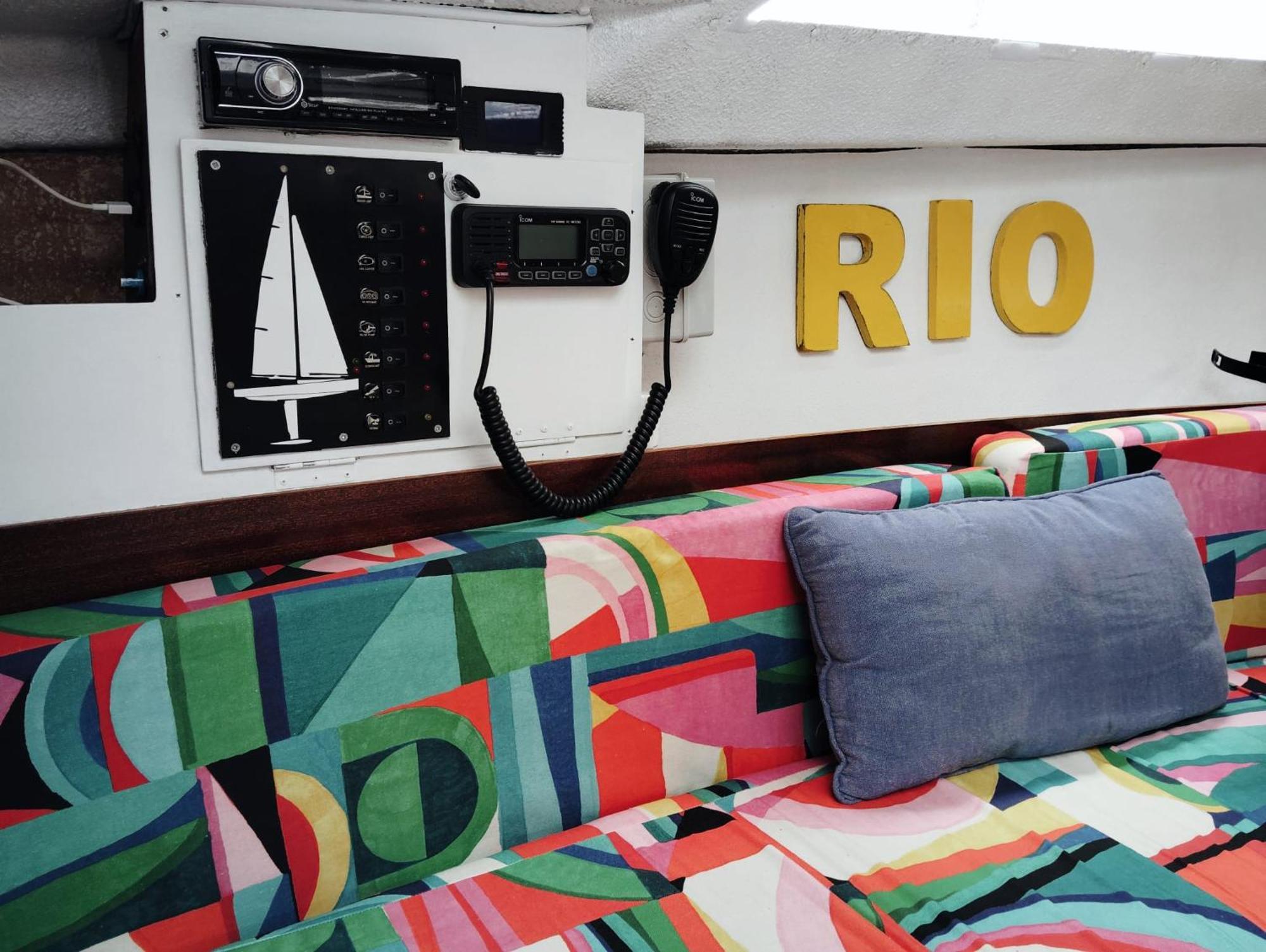 70's Tiny Boat * Lisboa